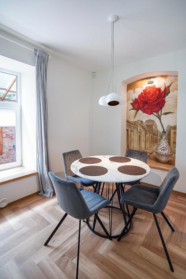 Exclusive Oldnew Apartments In City Center Panevezys Luaran gambar